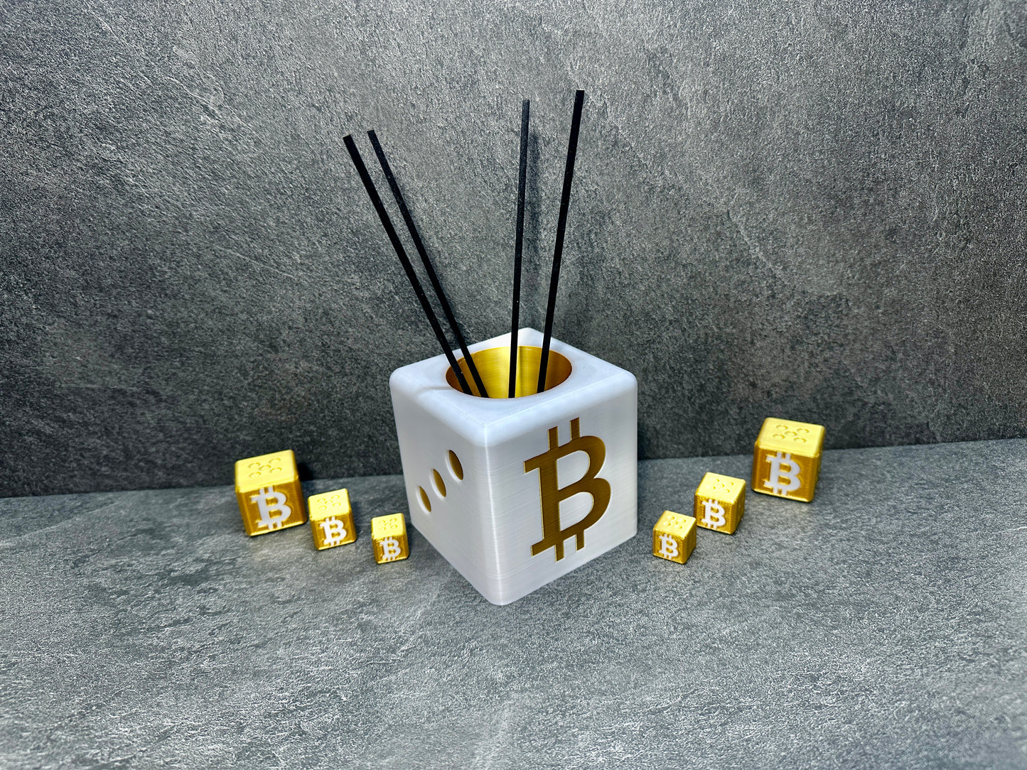 Bitcoin Stiftehalter Weiß / Gold 82x82x82mm